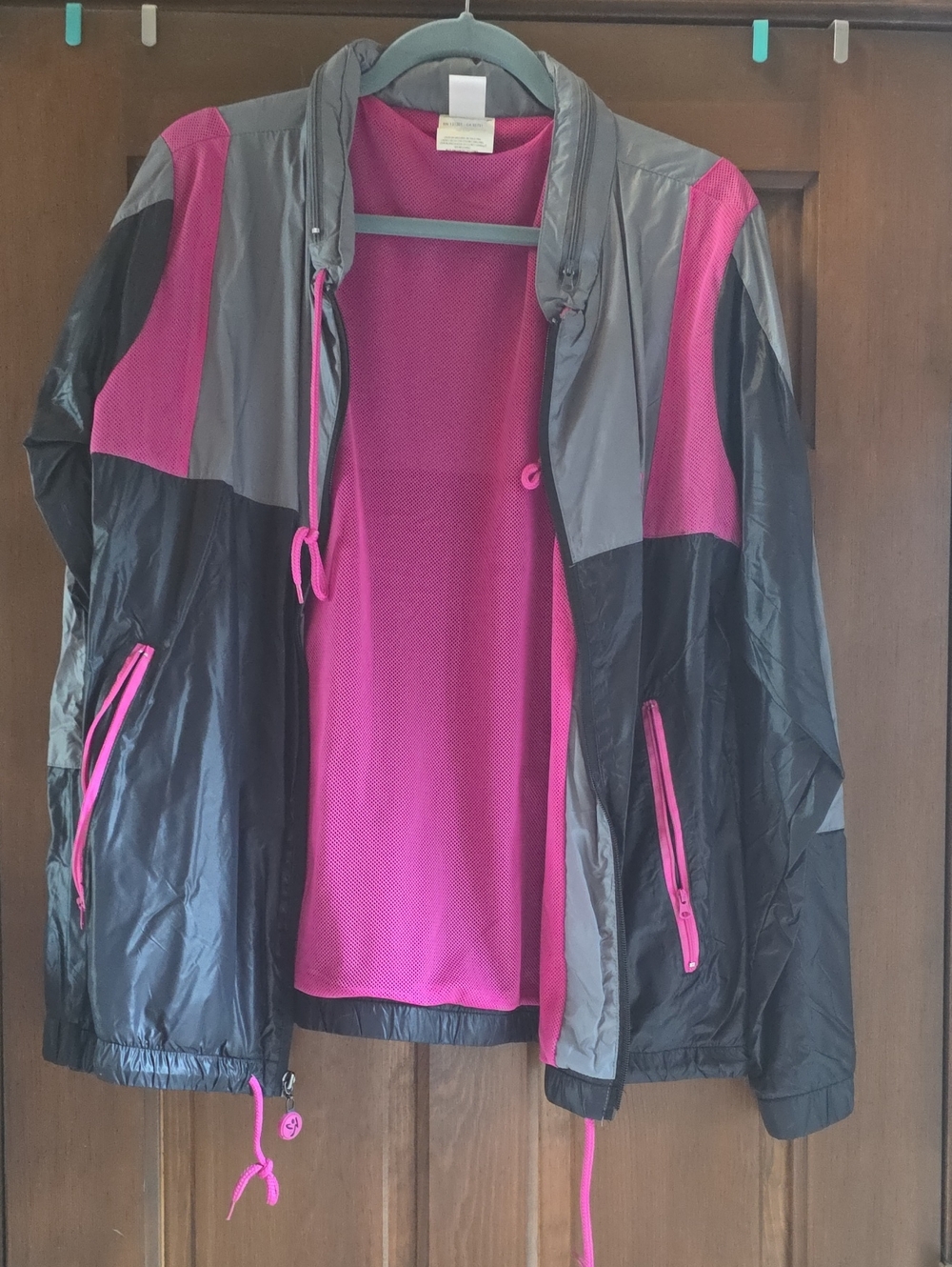 Zumba Windbreaker Jacket W/Hideable Hood Sz Large Like New